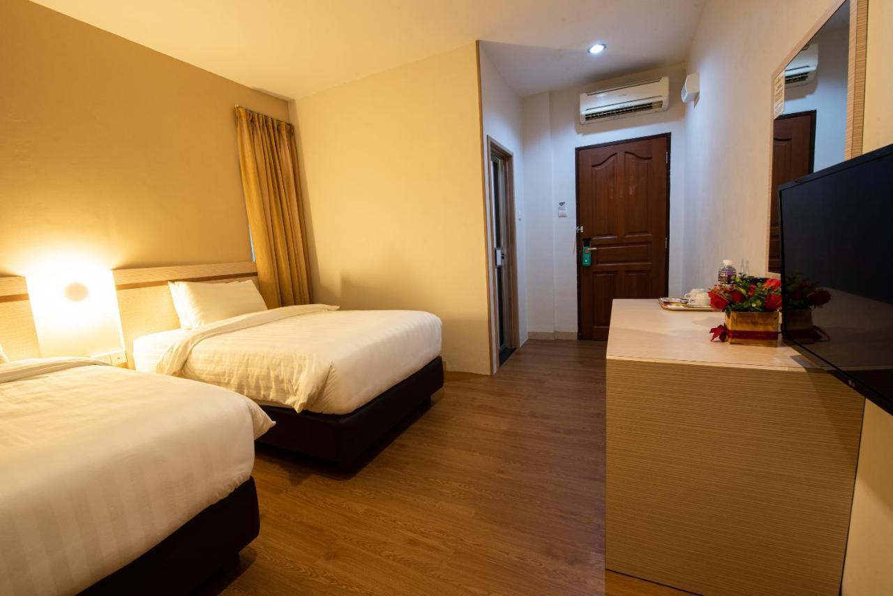 Lovina Inn Penuin Hotel Nagoya Extérieur photo