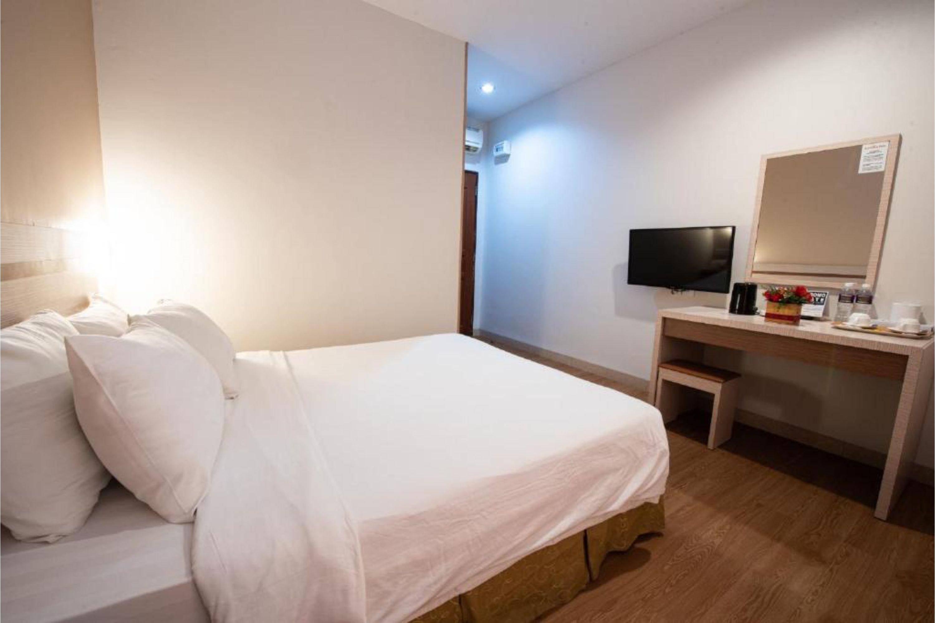 Lovina Inn Penuin Hotel Nagoya Extérieur photo