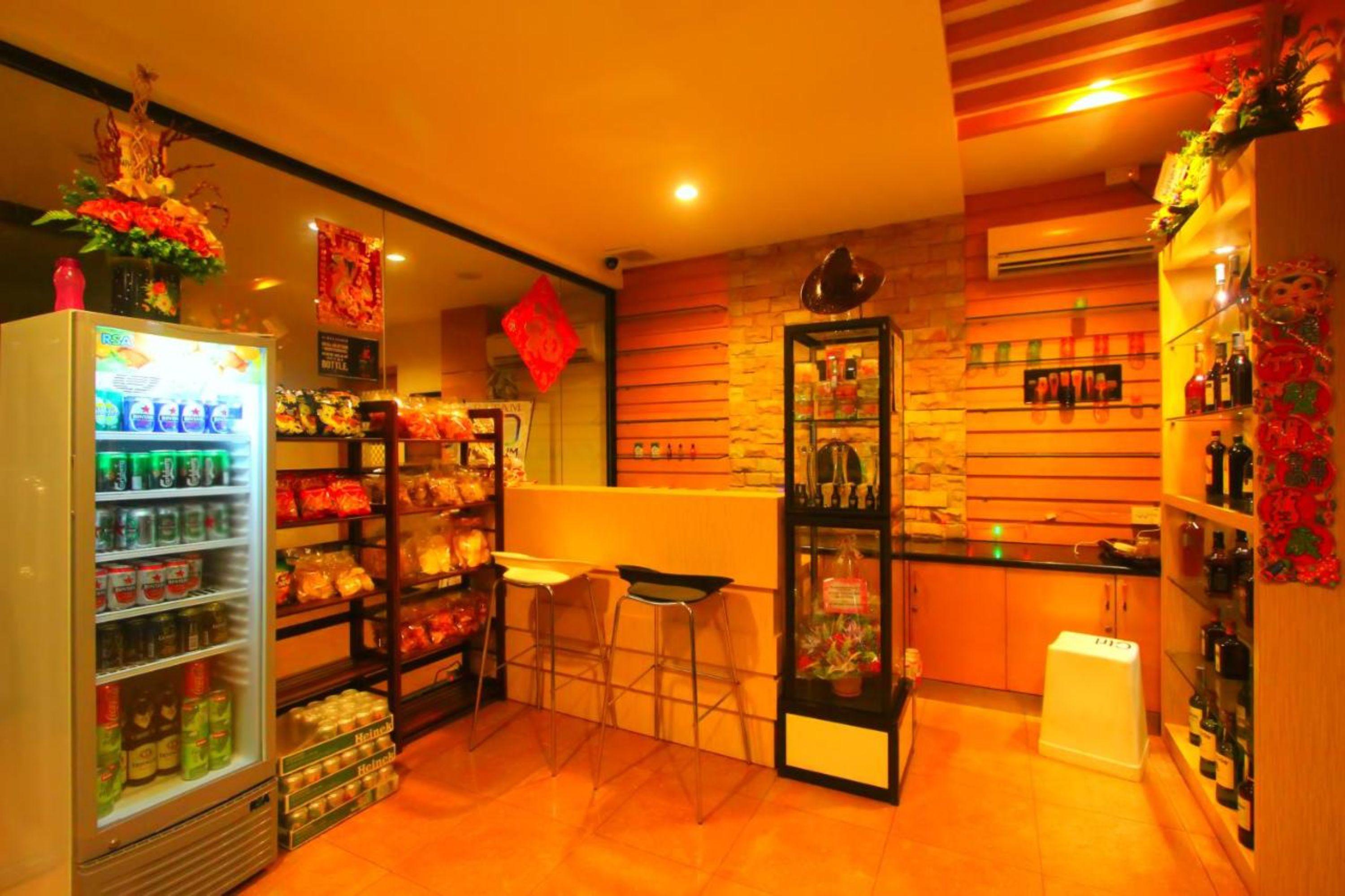 Lovina Inn Penuin Hotel Nagoya Extérieur photo
