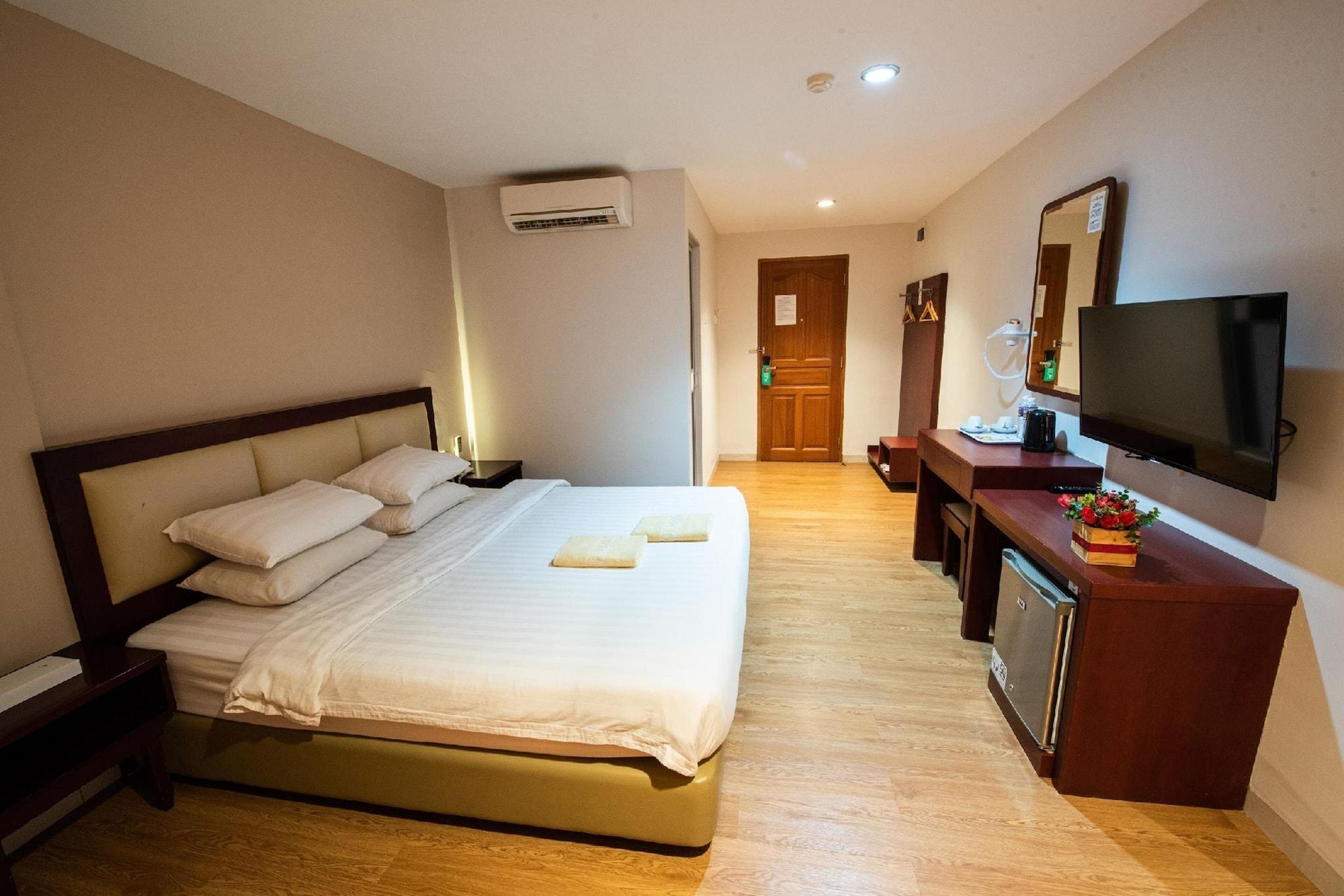Lovina Inn Penuin Hotel Nagoya Extérieur photo