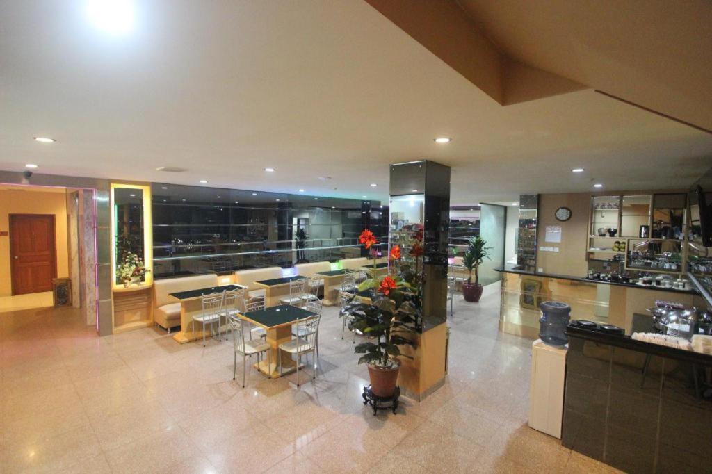 Lovina Inn Penuin Hotel Nagoya Extérieur photo