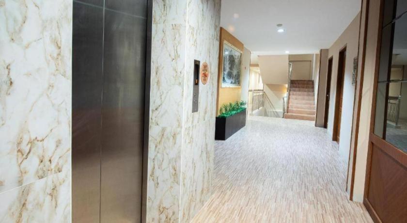 Lovina Inn Penuin Hotel Nagoya Extérieur photo