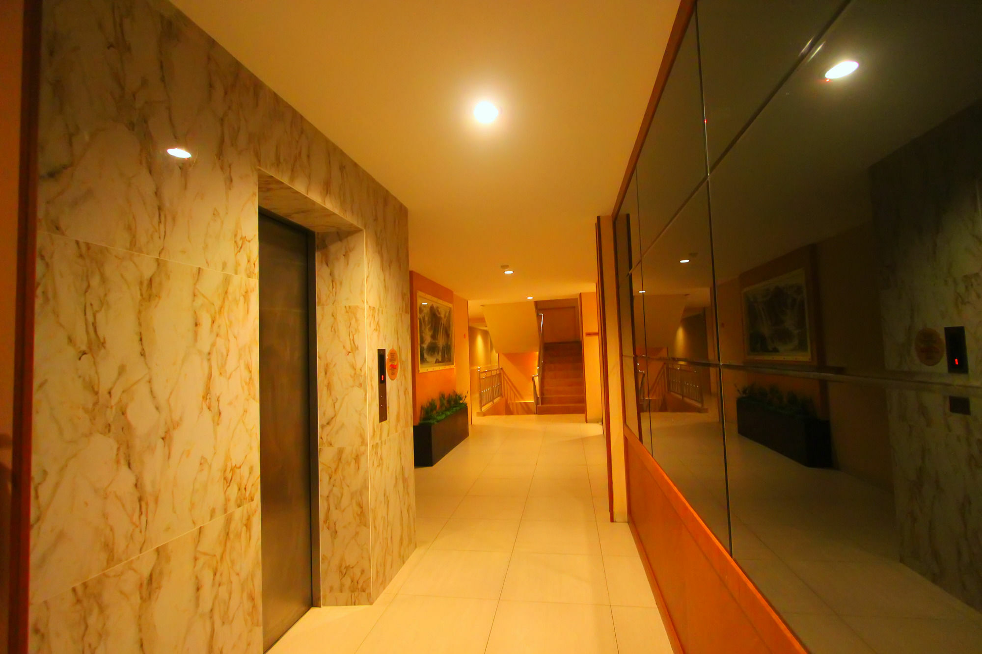 Lovina Inn Penuin Hotel Nagoya Extérieur photo